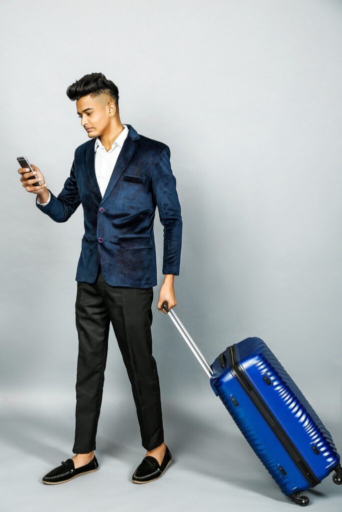 How to travel with a suit 